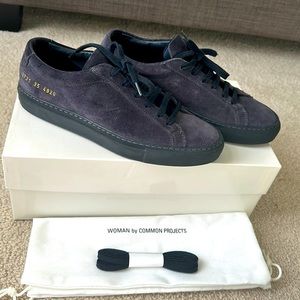 Common Projects Achilles low in Navy suede size 35